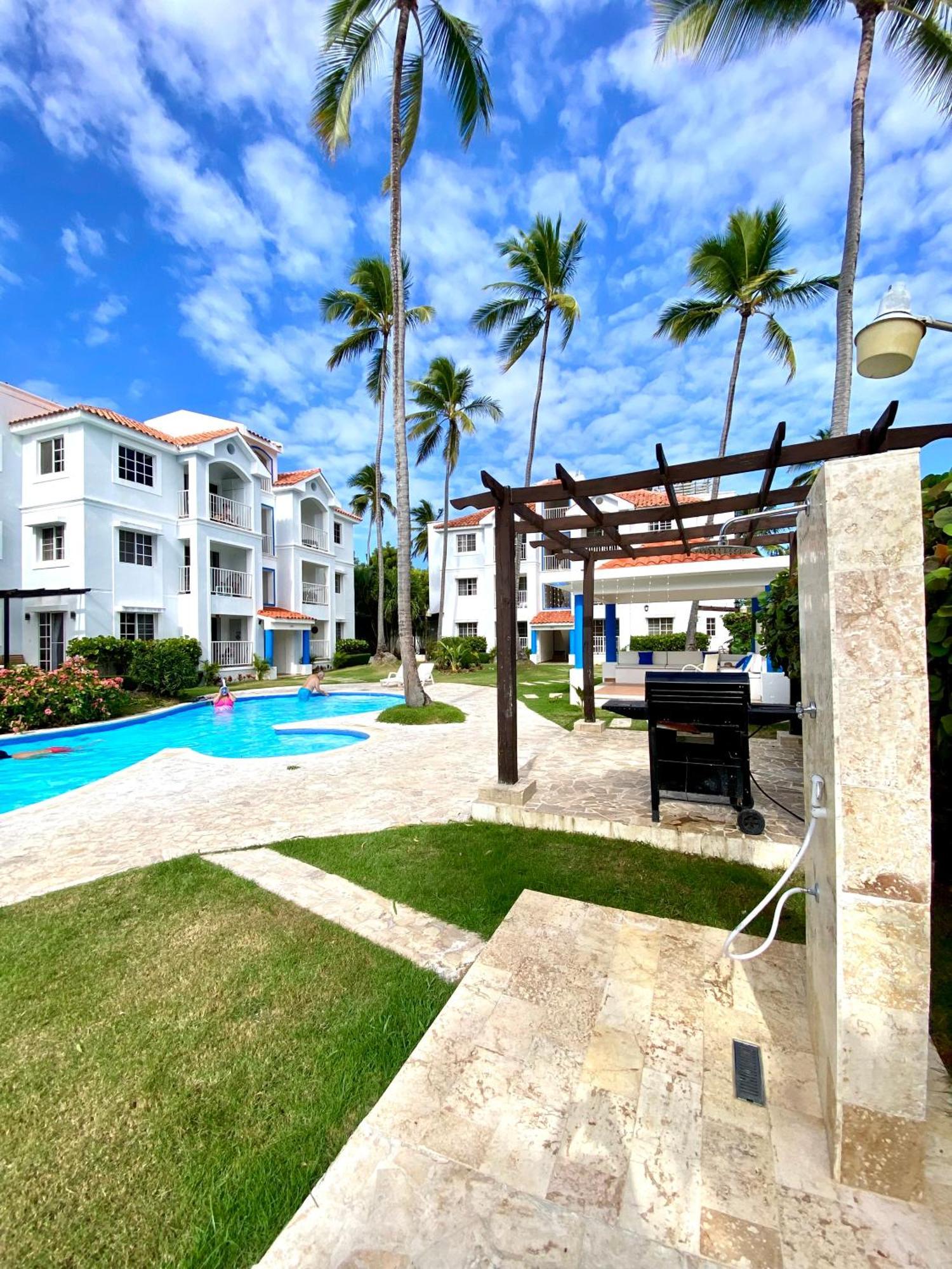 And Pool Life Apartment *